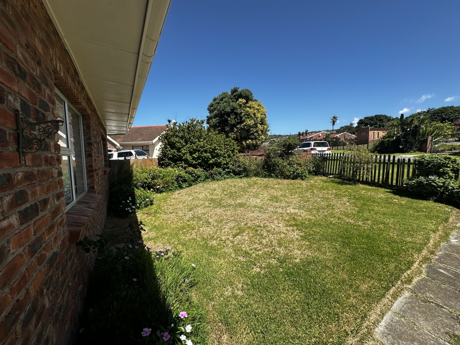 To Let 4 Bedroom Property for Rent in Winterstrand Eastern Cape